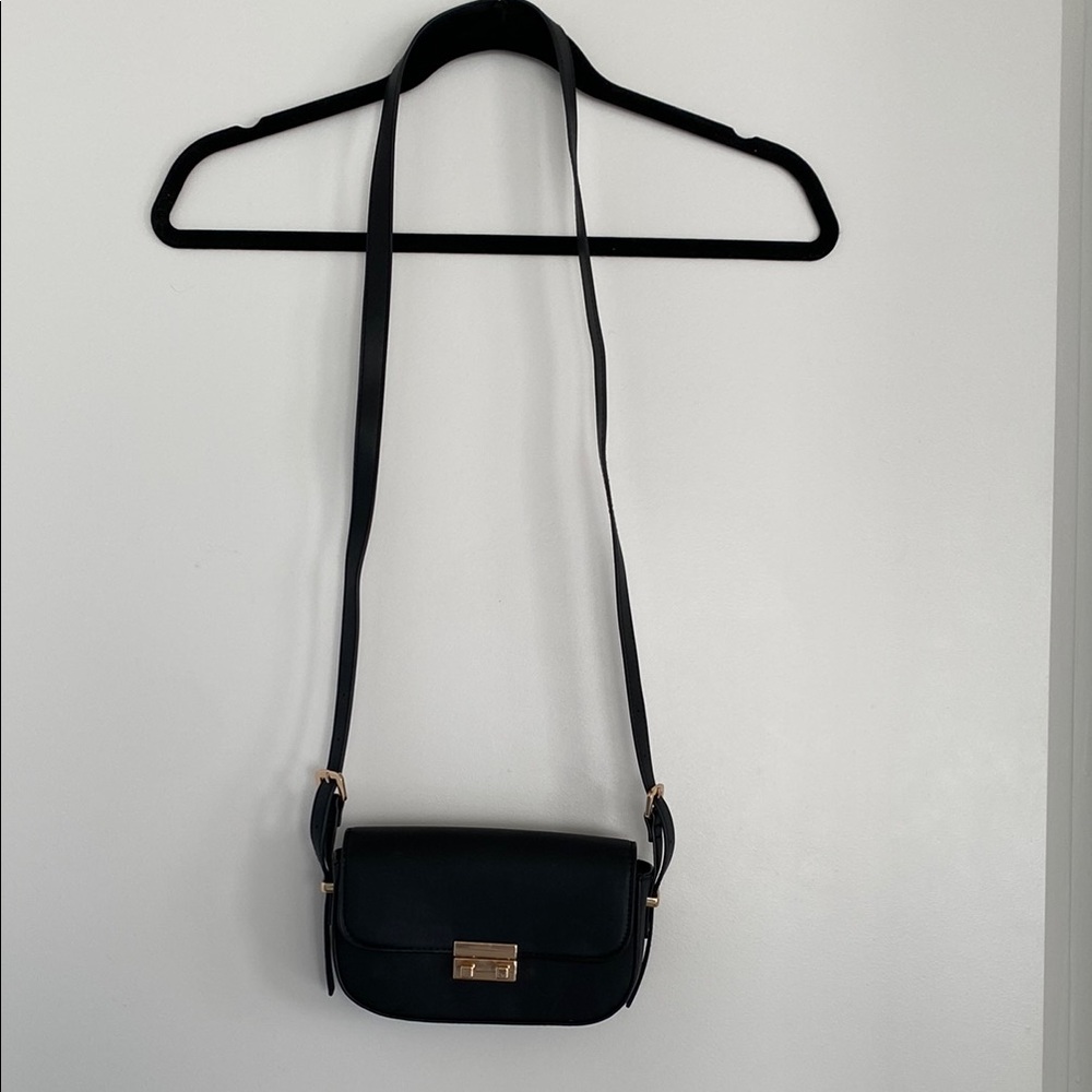 Chic Black Crossbody Bag